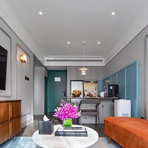 Deluxe One-Bedroom Suite